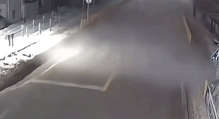 为什么开车路上遇到贴地扩散的白雾要赶紧跑?