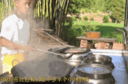 为什么饭店大厨做饭时候水龙头一直开着?