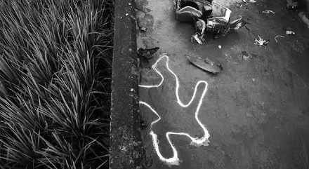 现实中的犯罪现场，会画代表尸体痕迹的白线吗？