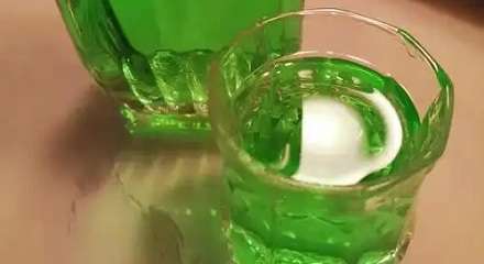 灯红酒绿：为什么酒是绿色的？