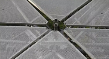 「中国天眼」望远镜遇到暴雨会装满吗？怎么排水？