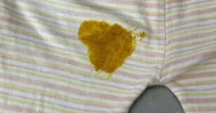 为啥衣服上的咖喱渍晒了几天就没了？